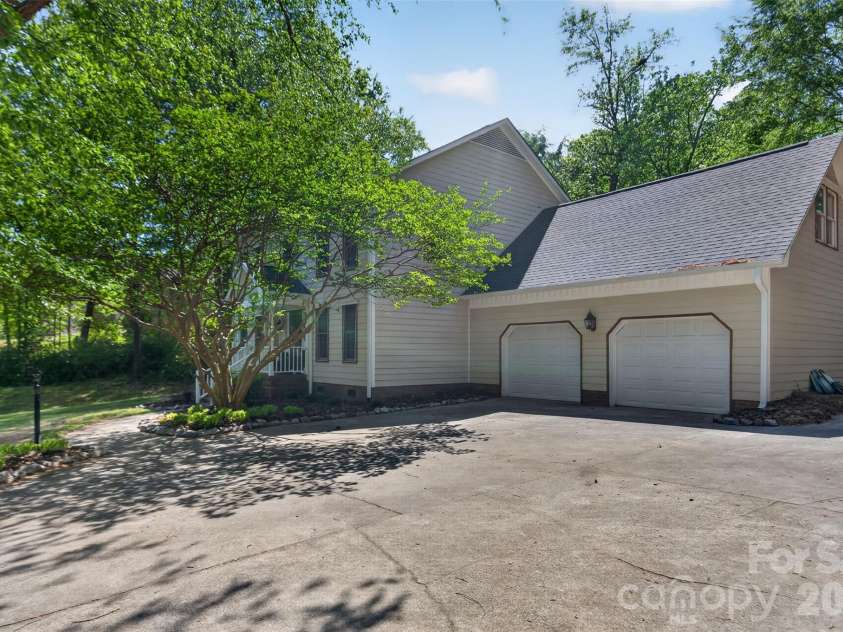 1507 Dennbriar Drive, Concord, NC 28027.  MLS# CAR4372820, YatesRealty ID 17331. 