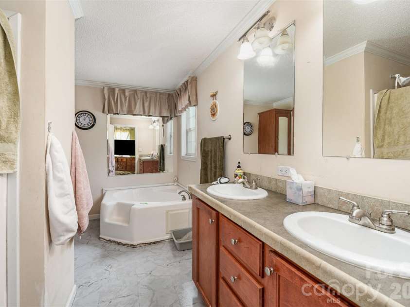 5602 Flint Ridge Church Road, Marshville, NC 28103.  MLS# CAR4352006, YatesRealty ID 17332. 