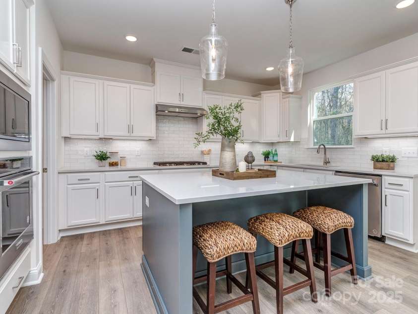 7116 Hambright Road, Huntersville, NC 28078.  MLS# CAR4203995, YatesRealty ID 17332. 
