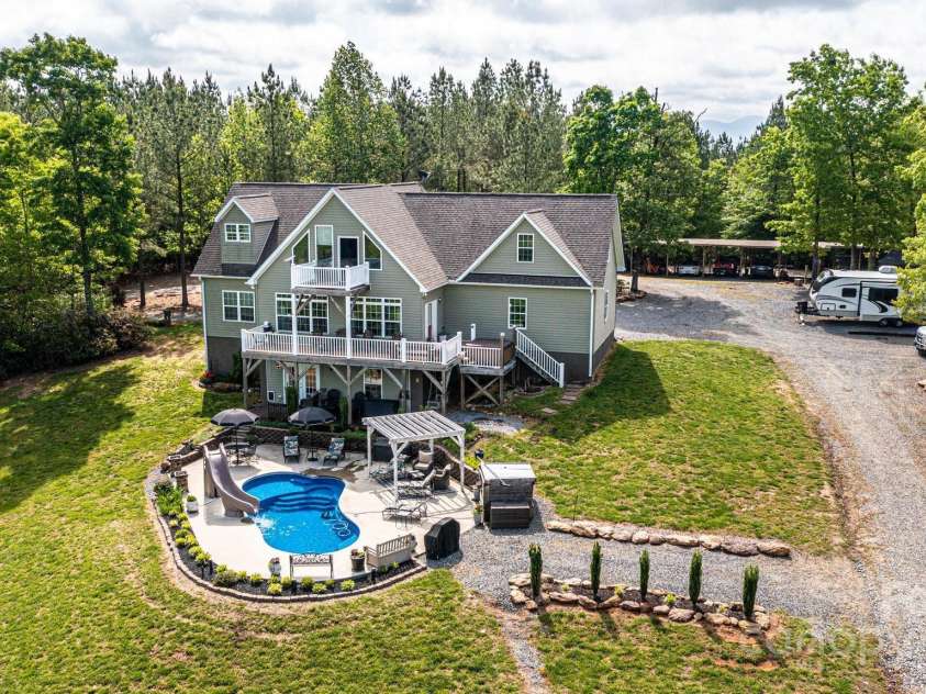 631 Sedona Drive, Nebo, NC 28761.  MLS# CAR4253958, YatesRealty ID 17333. 
