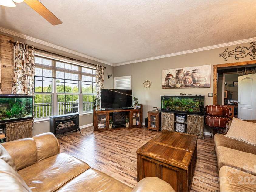 631 Sedona Drive, Nebo, NC 28761.  MLS# CAR4253958, YatesRealty ID 17333. 