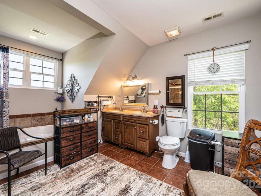 631 Sedona Drive, Nebo, NC 28761.  MLS# CAR4253958, YatesRealty ID 17333. 