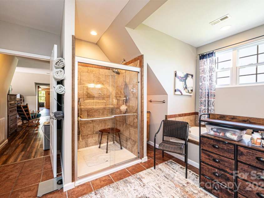 631 Sedona Drive, Nebo, NC 28761.  MLS# CAR4253958, YatesRealty ID 17333. 