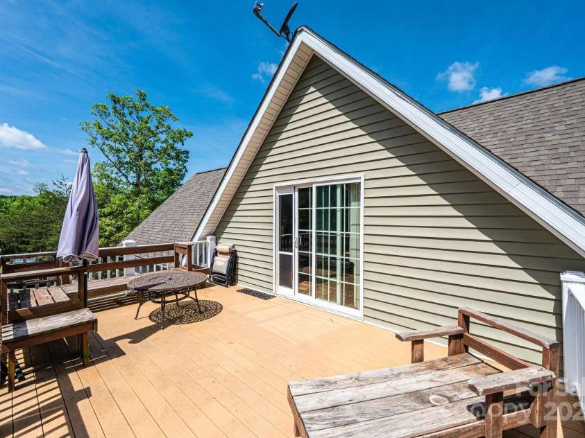 631 Sedona Drive, Nebo, NC 28761.  MLS# CAR4253958, YatesRealty ID 17333. 