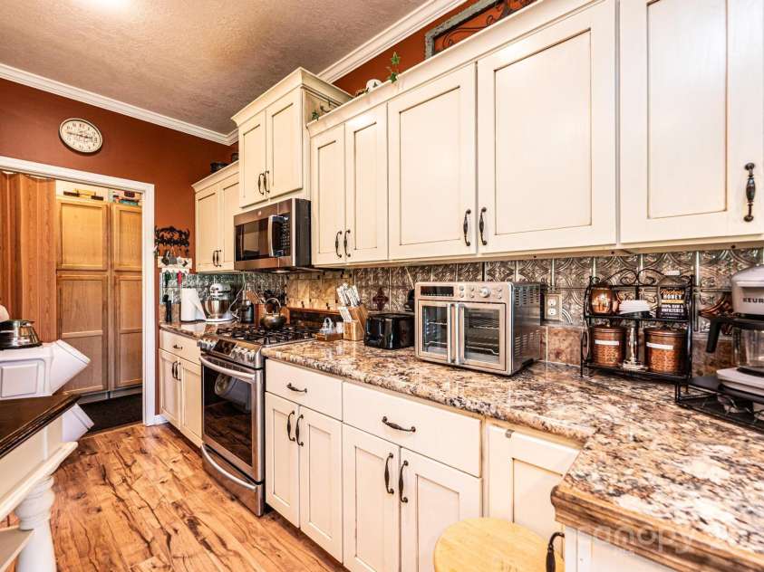 631 Sedona Drive, Nebo, NC 28761.  MLS# CAR4253958, YatesRealty ID 17333. 