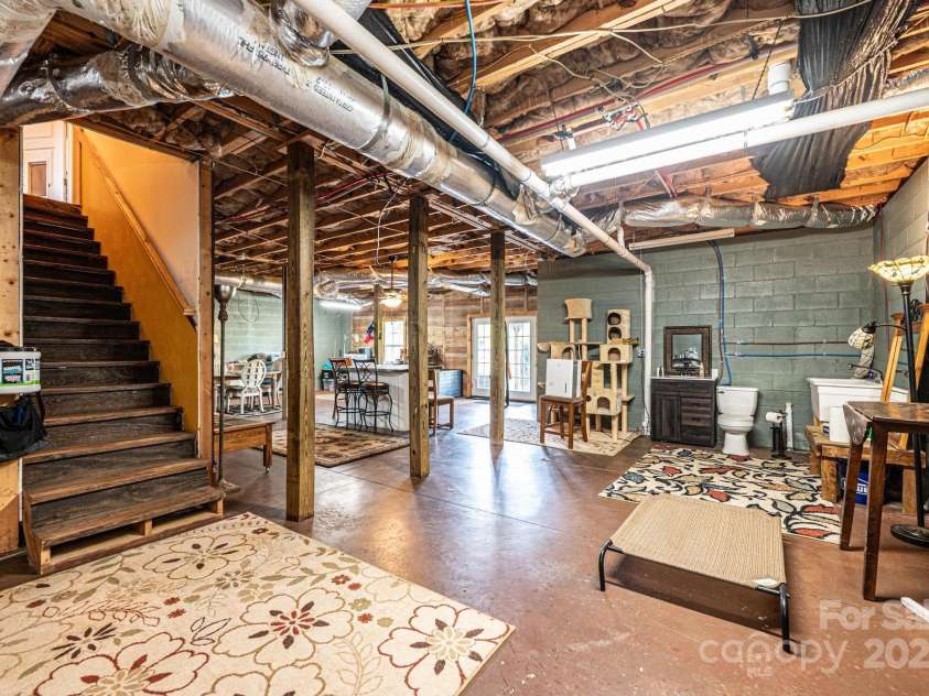 631 Sedona Drive, Nebo, NC 28761.  MLS# CAR4253958, YatesRealty ID 17333. 