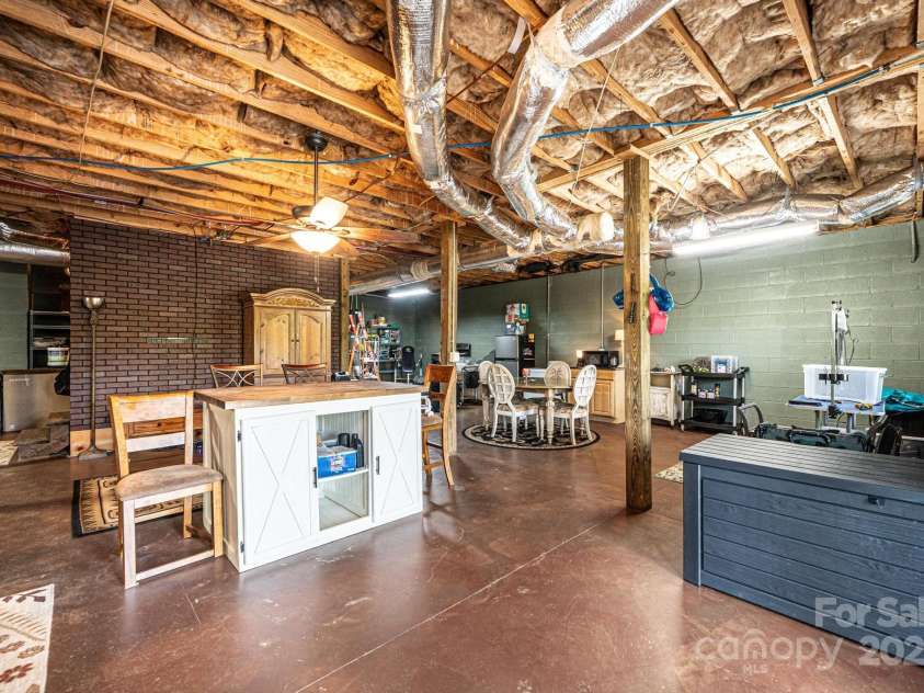 631 Sedona Drive, Nebo, NC 28761.  MLS# CAR4253958, YatesRealty ID 17333. 