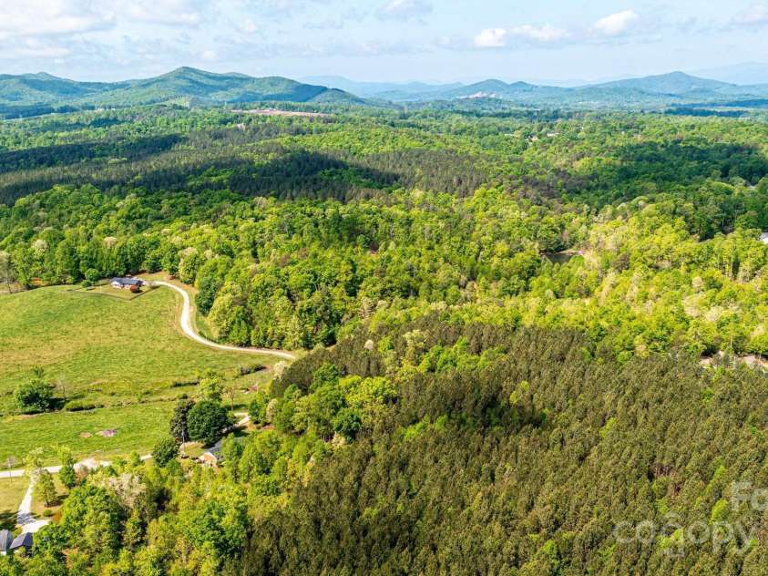 631 Sedona Drive, Nebo, NC 28761.  MLS# CAR4253958, YatesRealty ID 17333. 