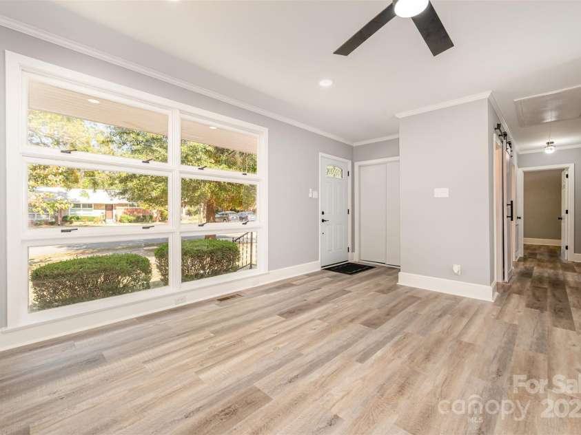 1015 Andover Road, Charlotte, NC 28211.  MLS# CAR4313670, YatesRealty ID 17334. 