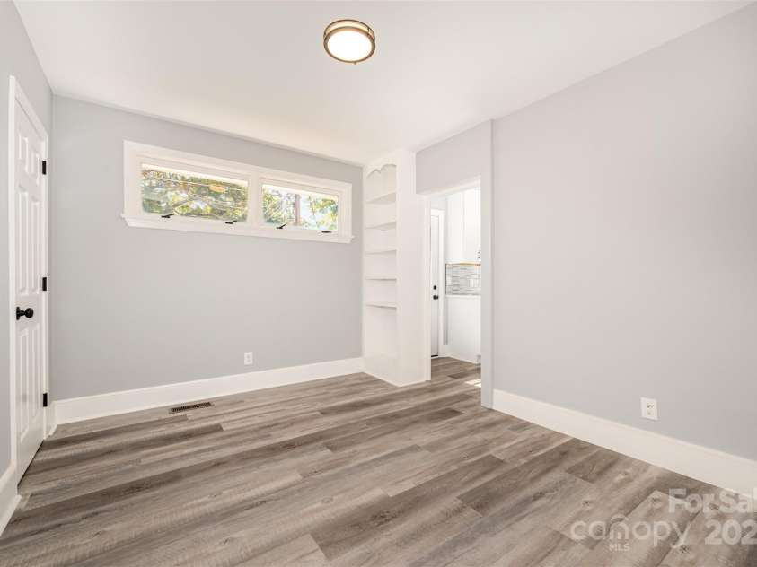 1015 Andover Road, Charlotte, NC 28211.  MLS# CAR4313670, YatesRealty ID 17334. 