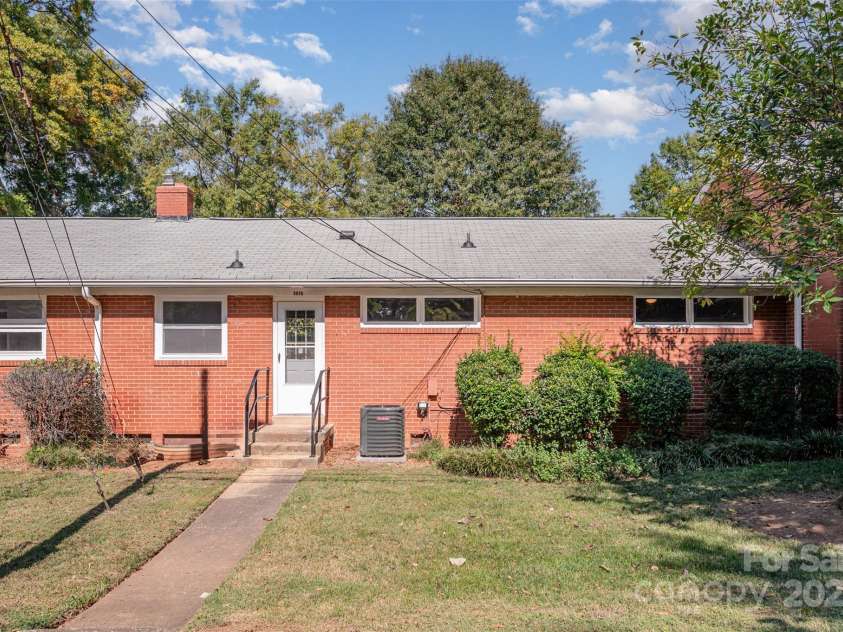 1015 Andover Road, Charlotte, NC 28211.  MLS# CAR4313670, YatesRealty ID 17334. 