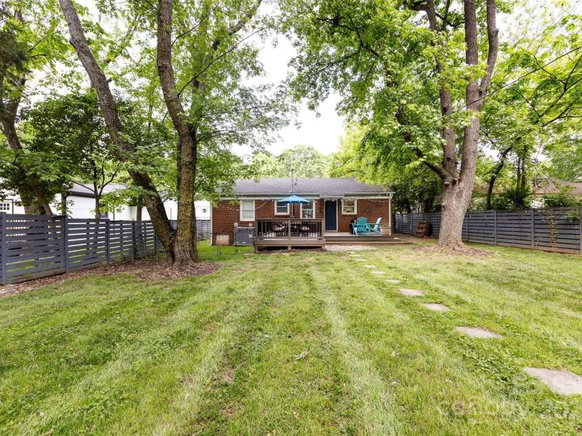 1816 Anderson Street, Charlotte, NC 28205.  MLS# CAR4252993, YatesRealty ID 17335. 