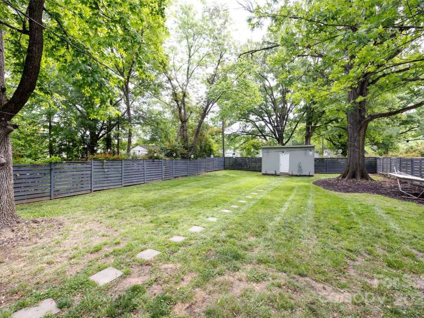 1816 Anderson Street, Charlotte, NC 28205.  MLS# CAR4252993, YatesRealty ID 17335. 