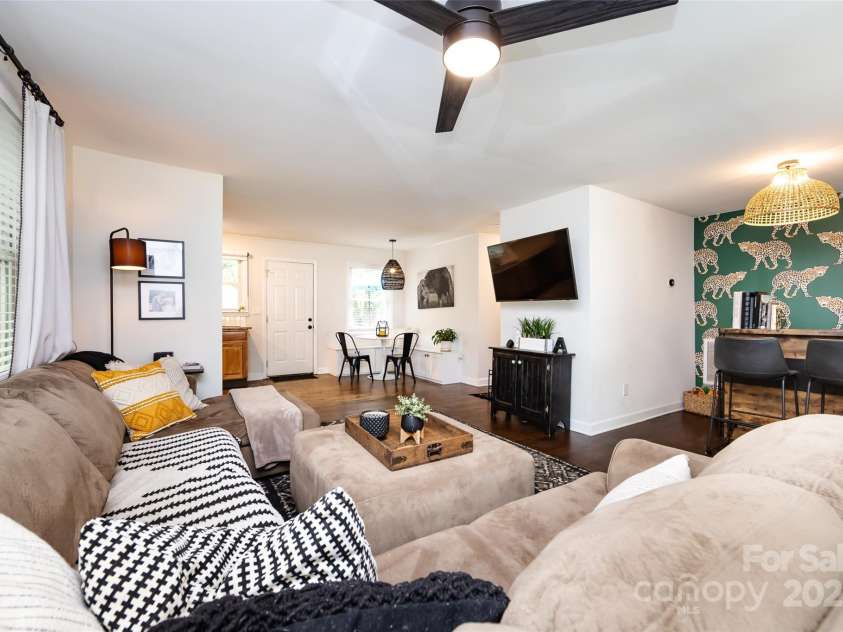 1816 Anderson Street, Charlotte, NC 28205.  MLS# CAR4252993, YatesRealty ID 17335. 