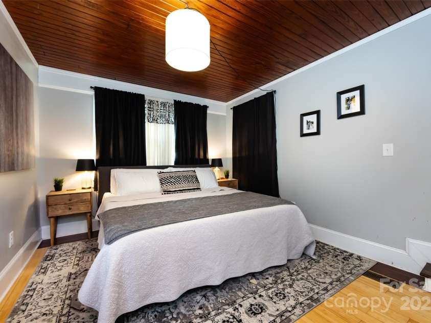 1816 Anderson Street, Charlotte, NC 28205.  MLS# CAR4252993, YatesRealty ID 17335. 