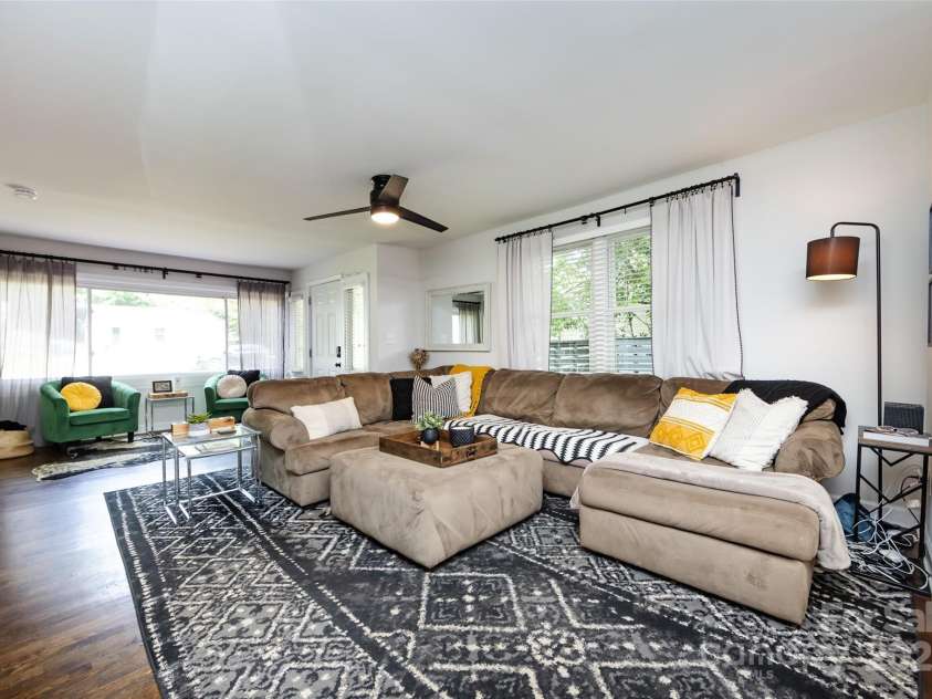 1816 Anderson Street, Charlotte, NC 28205.  MLS# CAR4252993, YatesRealty ID 17335. Open floorplan great for entertaining