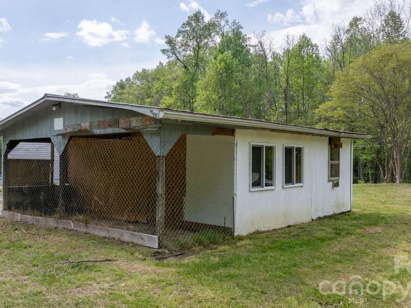 1080 Drag Strip Road, Hudson, NC 28638.  MLS# CAR4371096, YatesRealty ID 17336. 