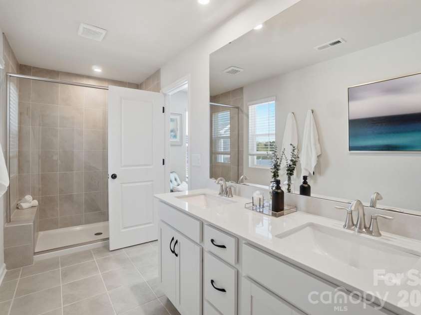 7025 Cerris Drive, Charlotte, NC 28269.  MLS# CAR4375738, YatesRealty ID 17337. Photos are representative