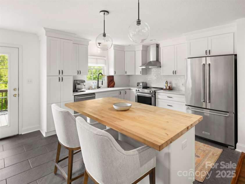 8 Rose Briar Circle, Weaverville, NC 28787.  MLS# CAR4264158, YatesRealty ID 17337. 