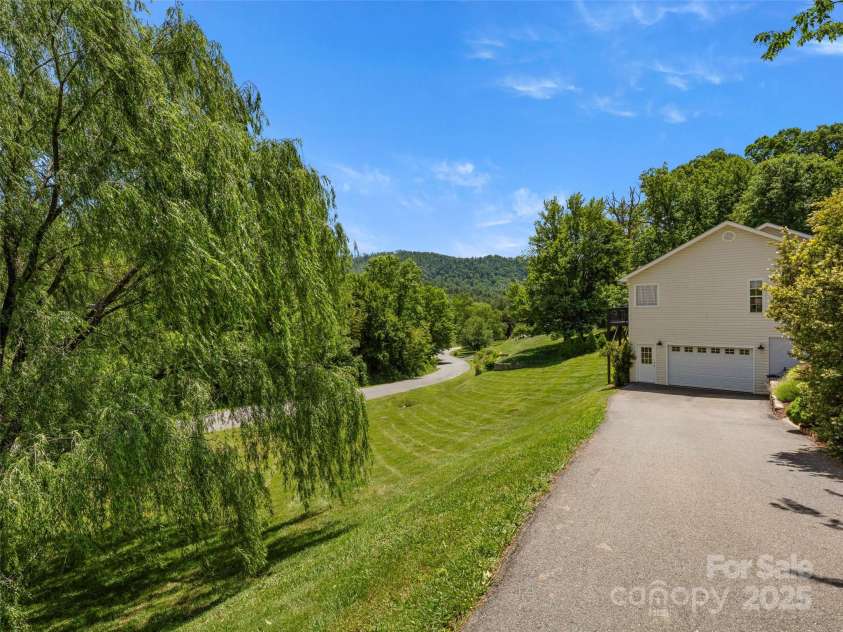 8 Rose Briar Circle, Weaverville, NC 28787.  MLS# CAR4264158, YatesRealty ID 17337. 