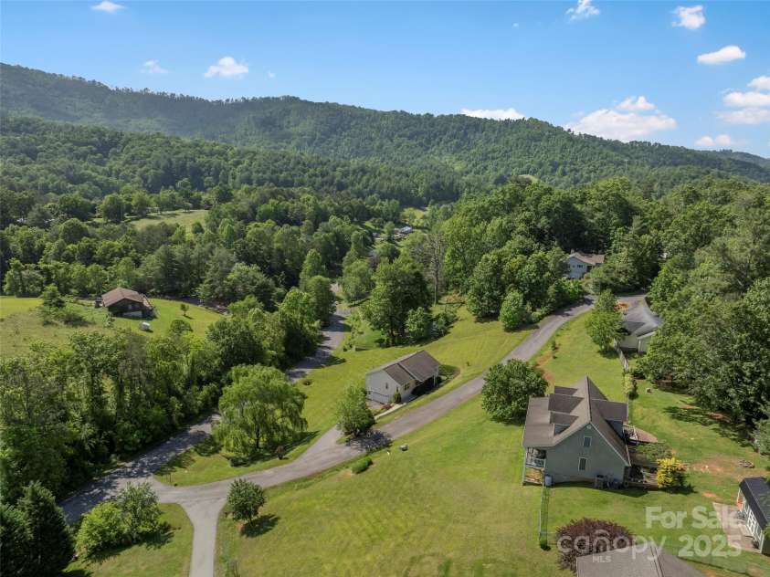8 Rose Briar Circle, Weaverville, NC 28787.  MLS# CAR4264158, YatesRealty ID 17337. 