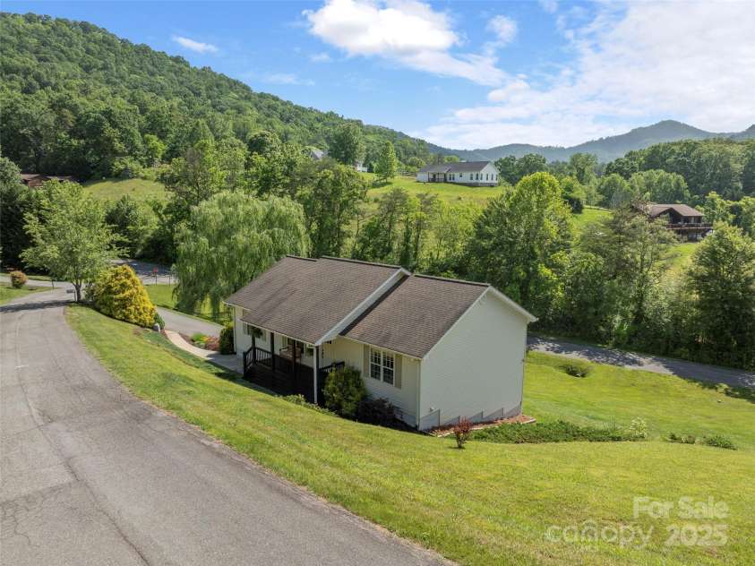 8 Rose Briar Circle, Weaverville, NC 28787.  MLS# CAR4264158, YatesRealty ID 17337. 