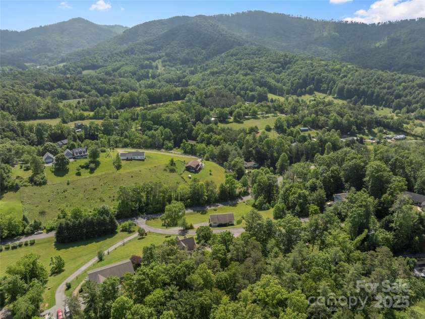 8 Rose Briar Circle, Weaverville, NC 28787.  MLS# CAR4264158, YatesRealty ID 17337. 