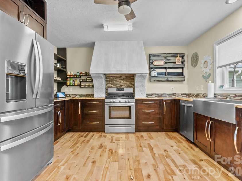 552 Dirt Nose Drive, Sparta, NC 28675.  MLS# CAR4372681, YatesRealty ID 17338. 