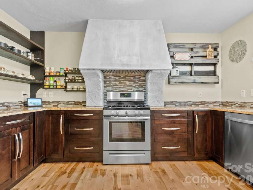 552 Dirt Nose Drive, Sparta, NC 28675.  MLS# CAR4372681, YatesRealty ID 17338. 