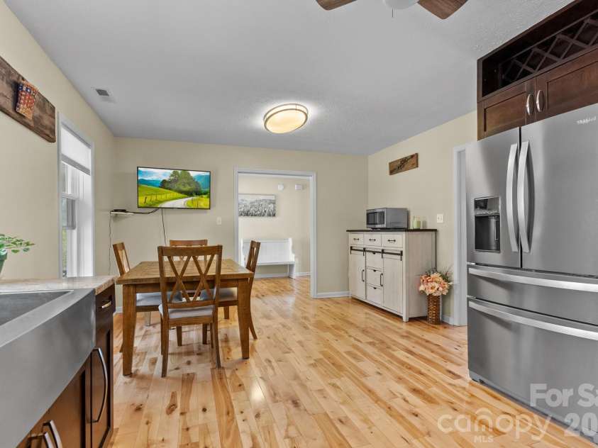 552 Dirt Nose Drive, Sparta, NC 28675.  MLS# CAR4372681, YatesRealty ID 17338. 