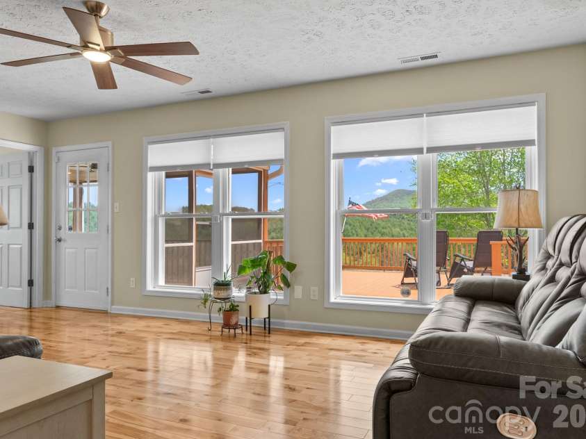 552 Dirt Nose Drive, Sparta, NC 28675.  MLS# CAR4372681, YatesRealty ID 17338. 