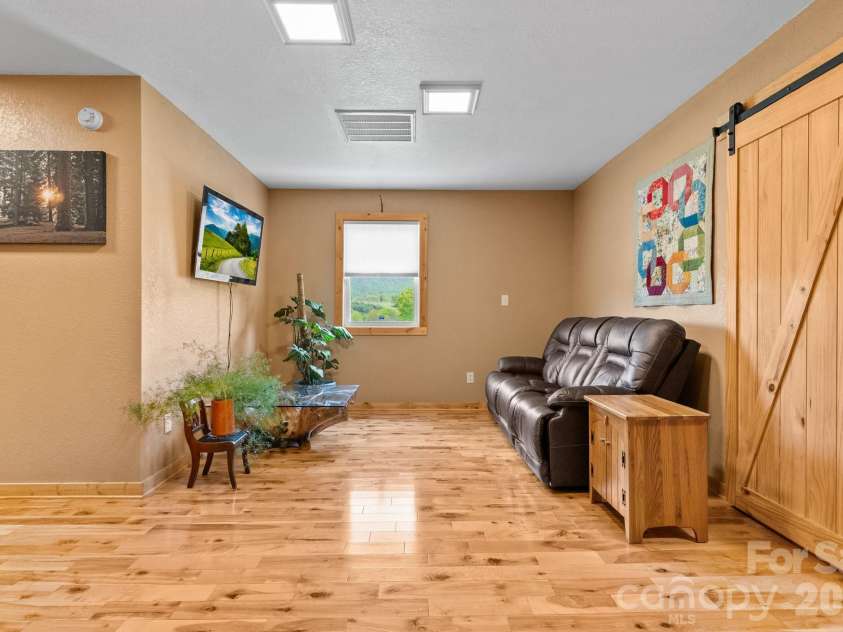 552 Dirt Nose Drive, Sparta, NC 28675.  MLS# CAR4372681, YatesRealty ID 17338. 