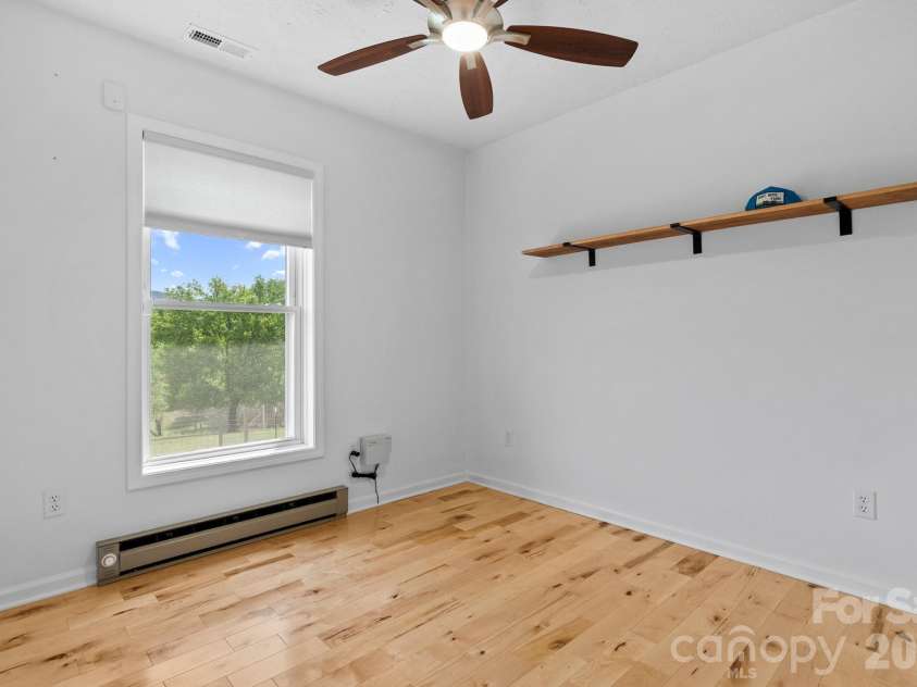 552 Dirt Nose Drive, Sparta, NC 28675.  MLS# CAR4372681, YatesRealty ID 17338. 
