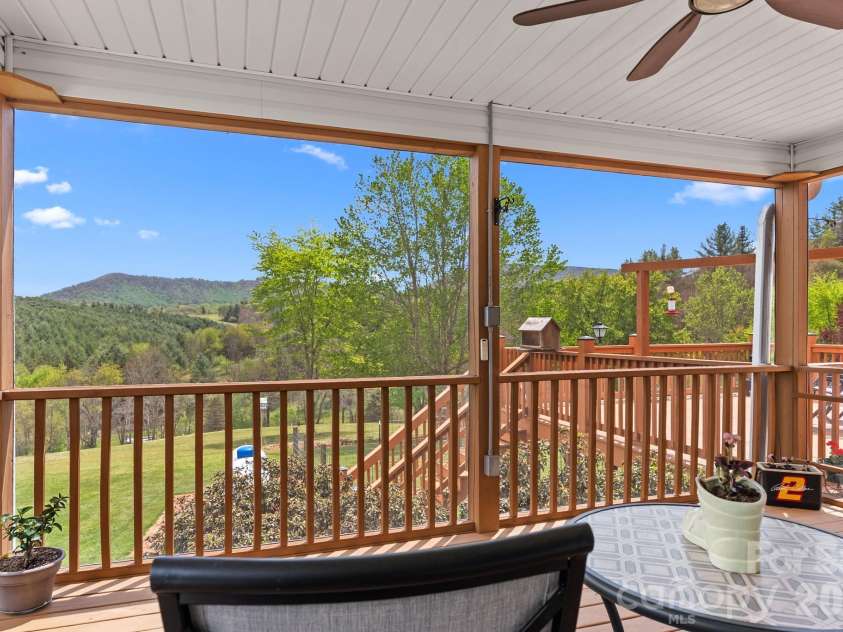 552 Dirt Nose Drive, Sparta, NC 28675.  MLS# CAR4372681, YatesRealty ID 17338. 