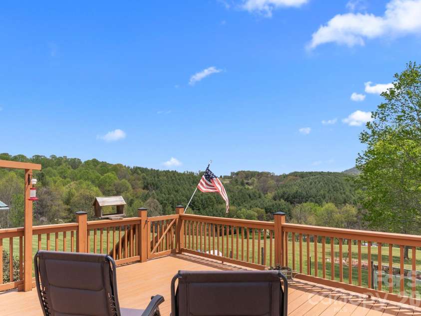 552 Dirt Nose Drive, Sparta, NC 28675.  MLS# CAR4372681, YatesRealty ID 17338. 