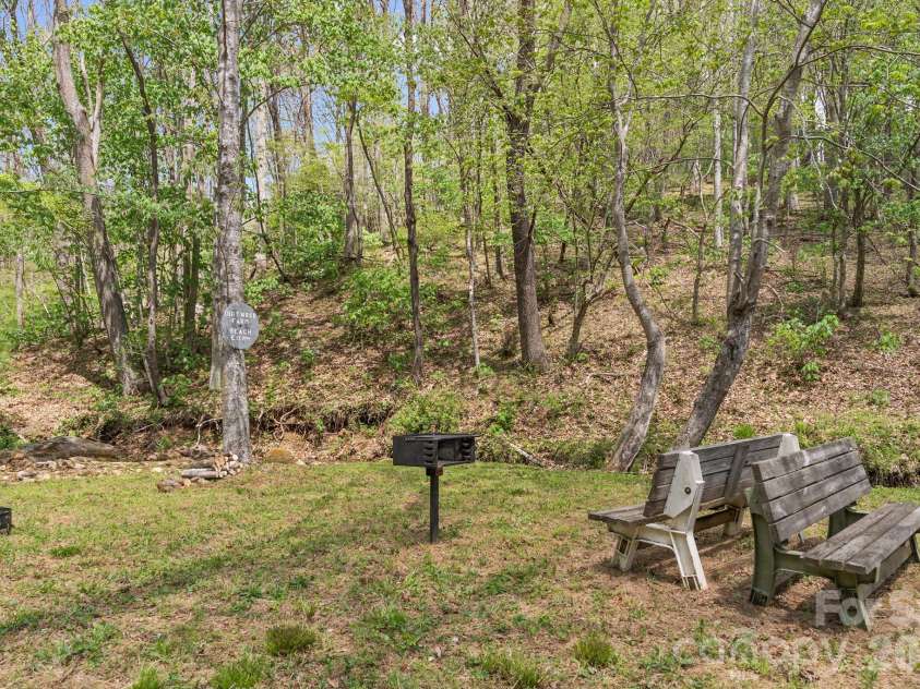 552 Dirt Nose Drive, Sparta, NC 28675.  MLS# CAR4372681, YatesRealty ID 17338. 