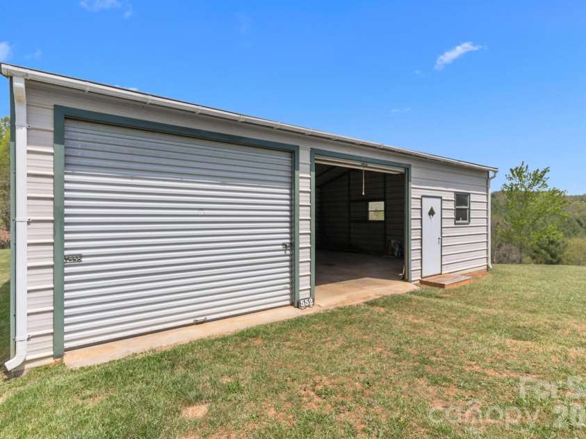 552 Dirt Nose Drive, Sparta, NC 28675.  MLS# CAR4372681, YatesRealty ID 17338. 