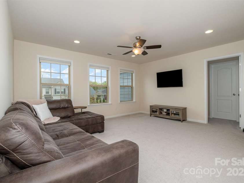 2014 Drawbridge Drive, Fort Mill, SC 29707.  MLS# CAR4257570, YatesRealty ID 17339. 