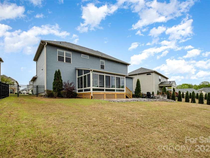 2014 Drawbridge Drive, Fort Mill, SC 29707.  MLS# CAR4257570, YatesRealty ID 17339. 