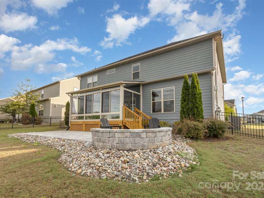 2014 Drawbridge Drive, Fort Mill, SC 29707.  MLS# CAR4257570, YatesRealty ID 17339. 