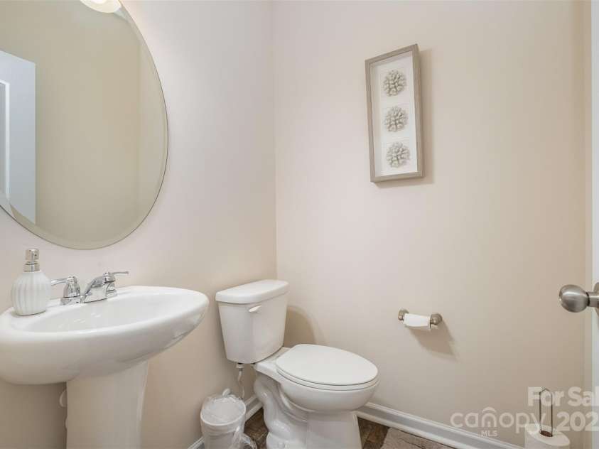 2014 Drawbridge Drive, Fort Mill, SC 29707.  MLS# CAR4257570, YatesRealty ID 17339. Half Bath