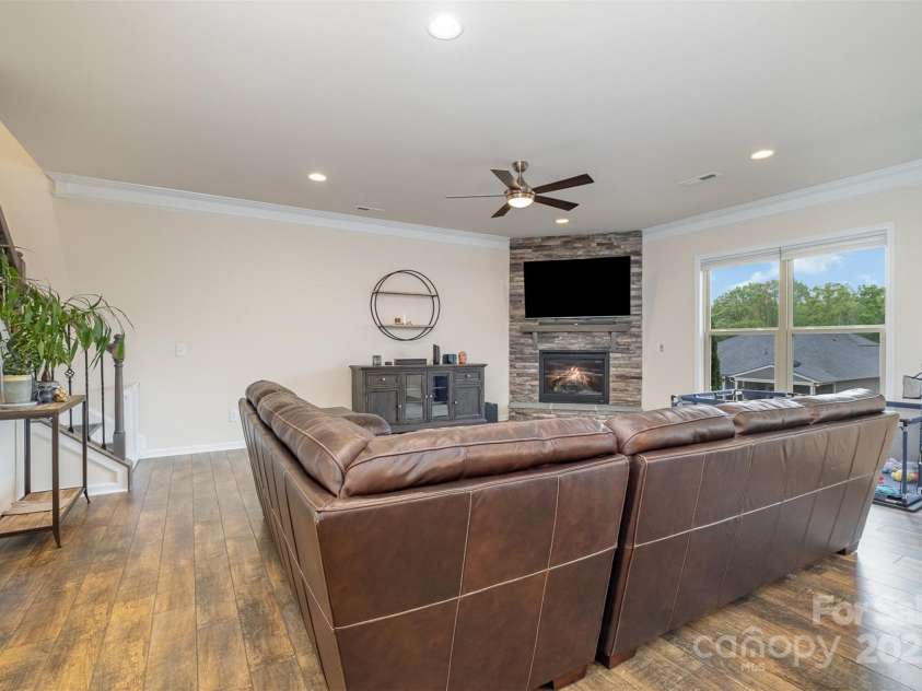 2014 Drawbridge Drive, Fort Mill, SC 29707.  MLS# CAR4257570, YatesRealty ID 17339. Living Room