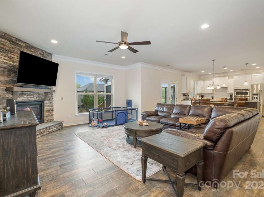 2014 Drawbridge Drive, Fort Mill, SC 29707.  MLS# CAR4257570, YatesRealty ID 17339. Living Room