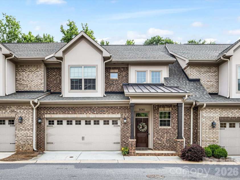5030 Waldron Meadow Drive, Charlotte, NC 28226.  MLS# CAR4340562, YatesRealty ID 17339. Welcome!