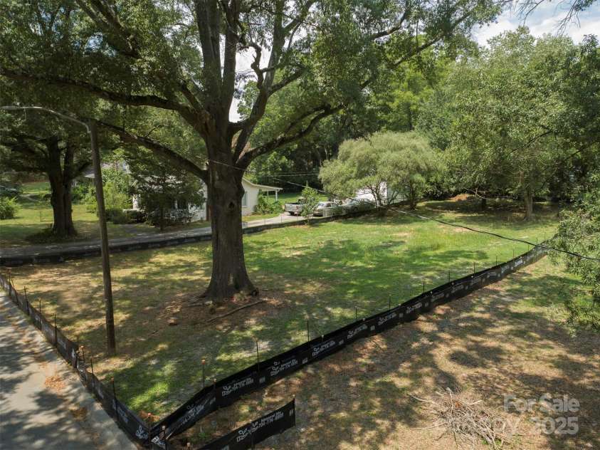4735 Elder Avenue, Charlotte, NC 28205.  MLS# CAR4296913, YatesRealty ID 1734. 