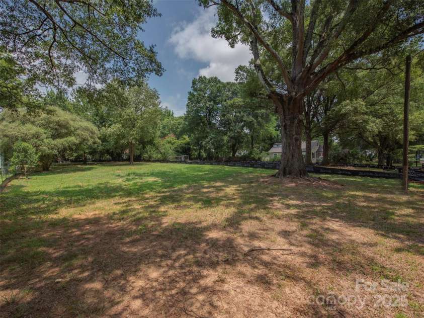 4735 Elder Avenue, Charlotte, NC 28205.  MLS# CAR4296913, YatesRealty ID 1734. 