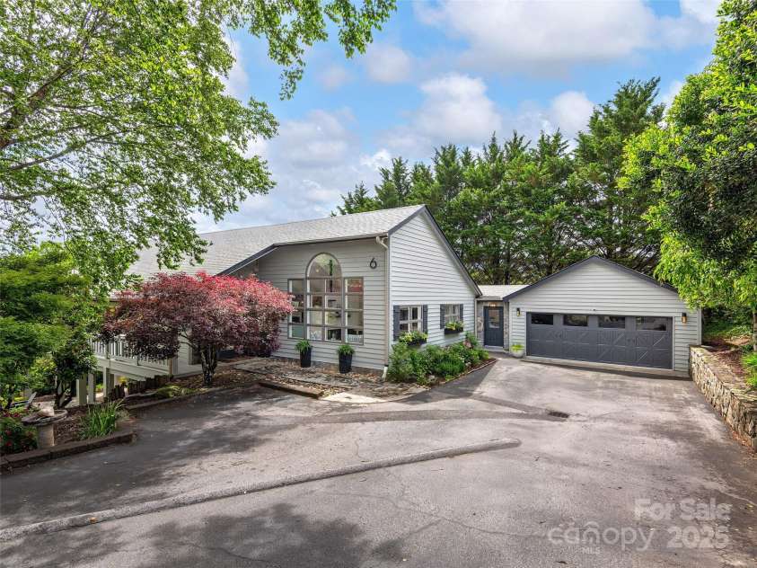6 Lakeway Circle, Weaverville, NC 28787.  MLS# CAR4264526, YatesRealty ID 17340. 