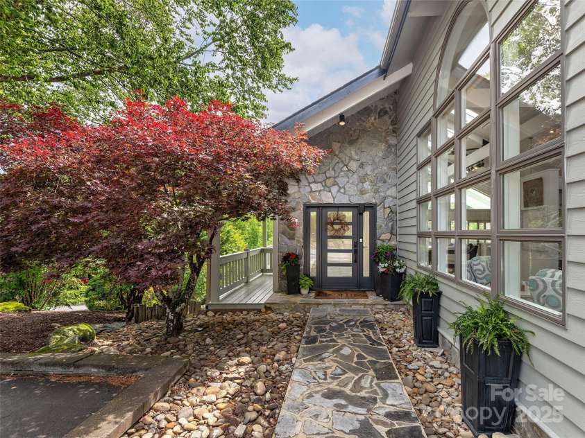 6 Lakeway Circle, Weaverville, NC 28787.  MLS# CAR4264526, YatesRealty ID 17340. 