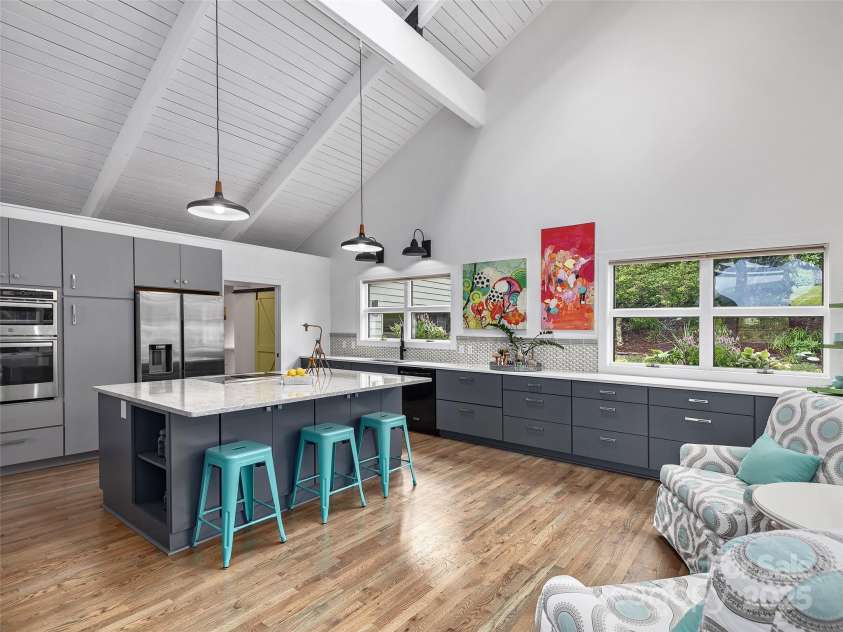 6 Lakeway Circle, Weaverville, NC 28787.  MLS# CAR4264526, YatesRealty ID 17340. 