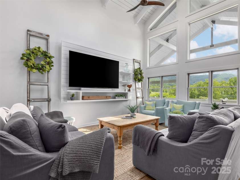 6 Lakeway Circle, Weaverville, NC 28787.  MLS# CAR4264526, YatesRealty ID 17340. 